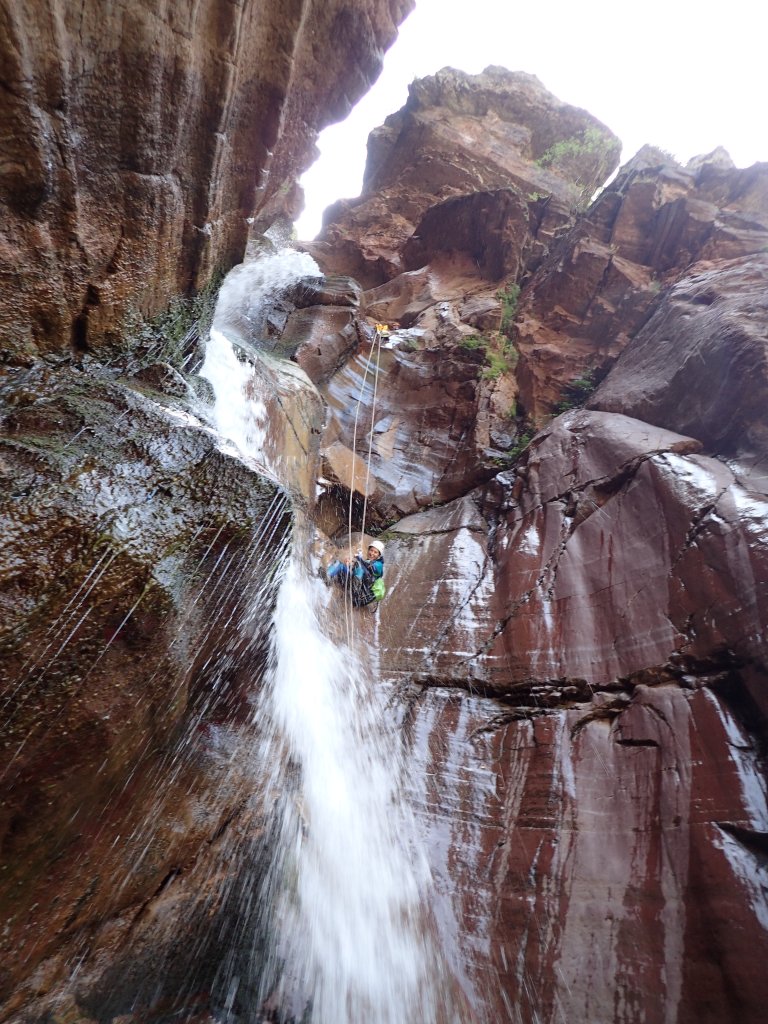 Clue d'amen avec un guide canyon