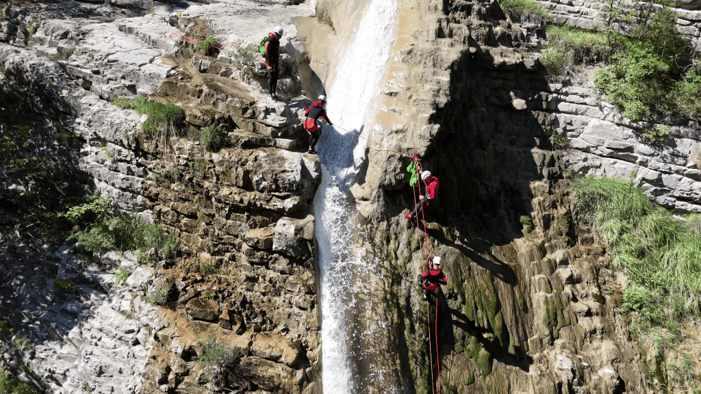 Vue au drone du départ de la grande cascade de Chalvagne